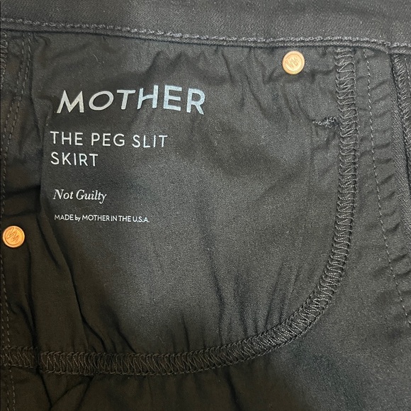 MOTHER The Peg Slit Black Pencil Skirt
“Not Guilty” In Denim 🖤 - Picture 9 of 10